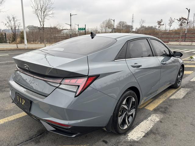 Hyundai Elantra — фото 5