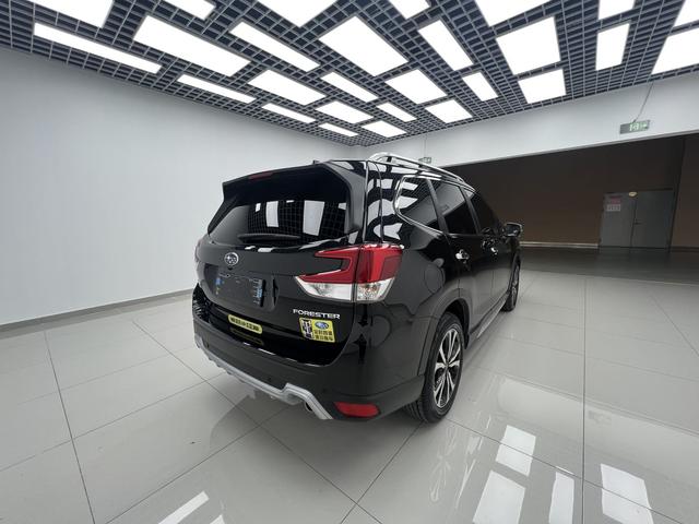 Subaru Forester — фото 5