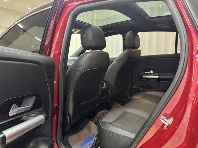 Mercedes - benz GLA 180 — фото 8