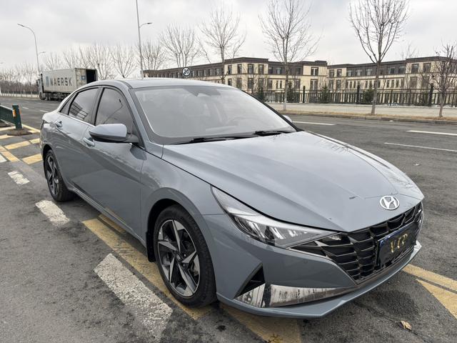 Hyundai Elantra — фото 3