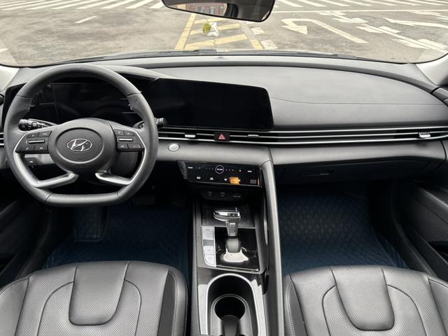 Hyundai Elantra — фото 14