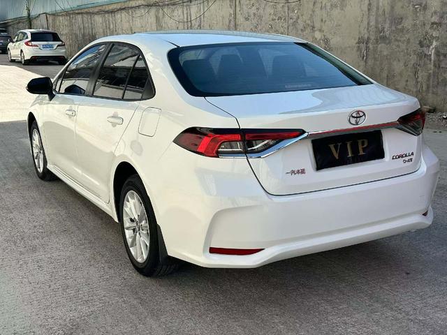 Toyota Corolla — фото 5