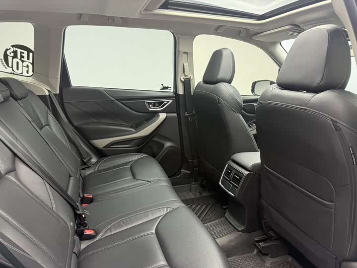 Subaru Forester — фото 8