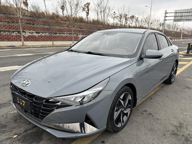 Hyundai Elantra — фото 13