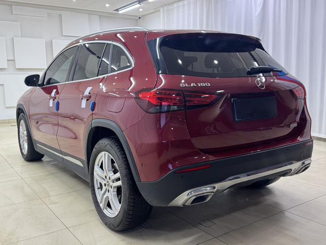 Mercedes - benz GLA 180 — фото 3