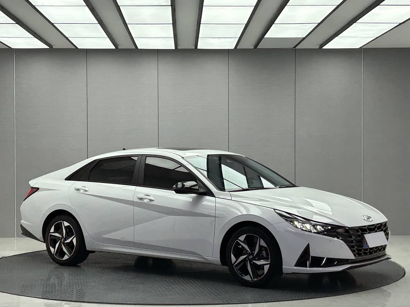 hyundai elantra — фото 3