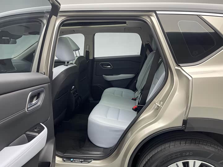 Nissan X-Trail — фото 6